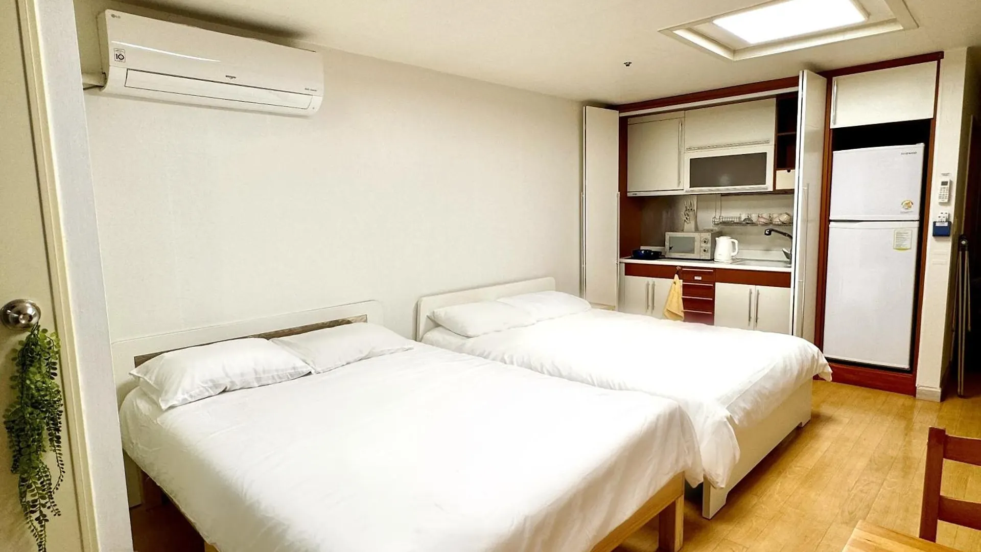 Hongdae Loading Room Seoul