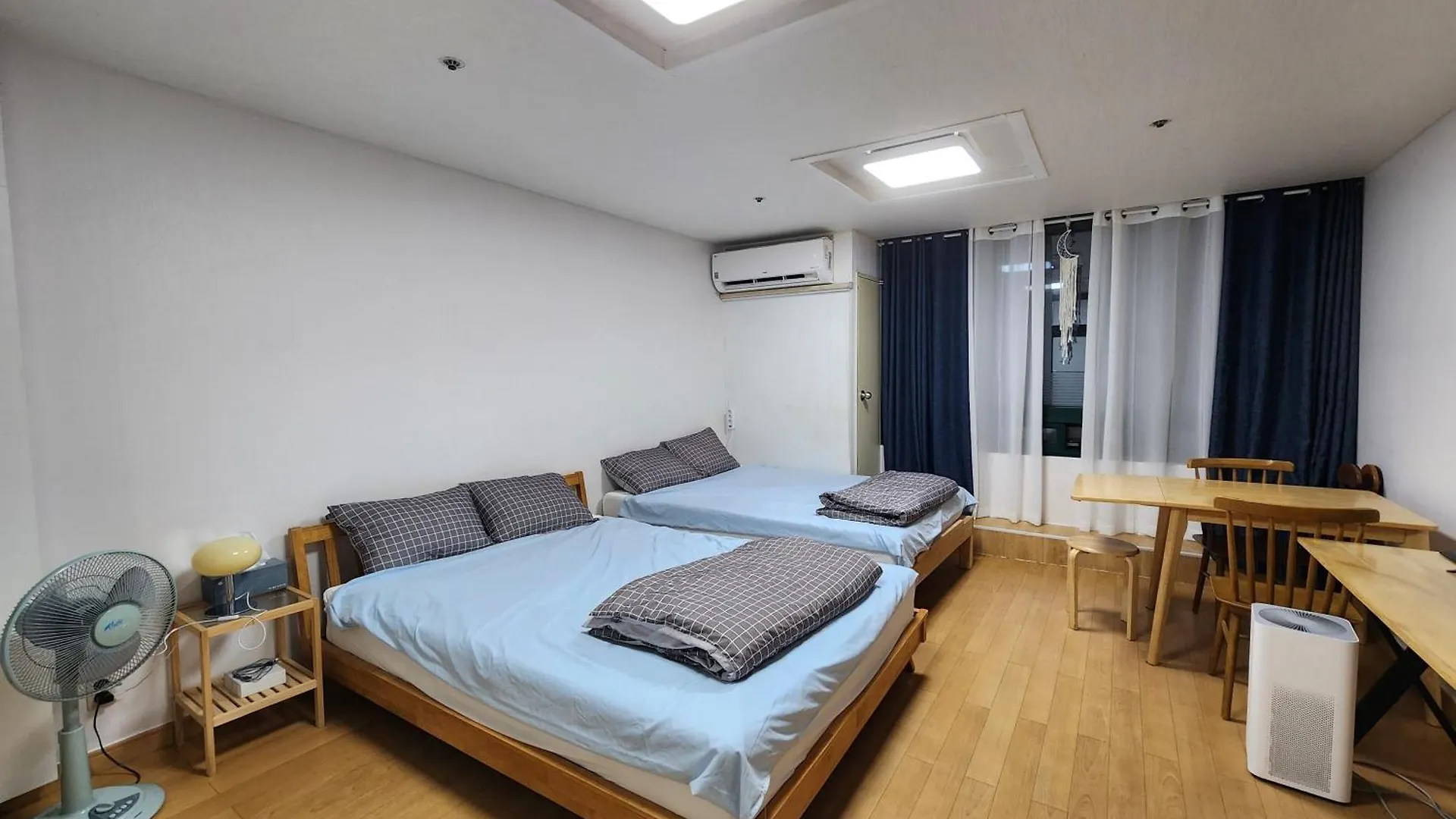 Hongdae Loading Room Seoul