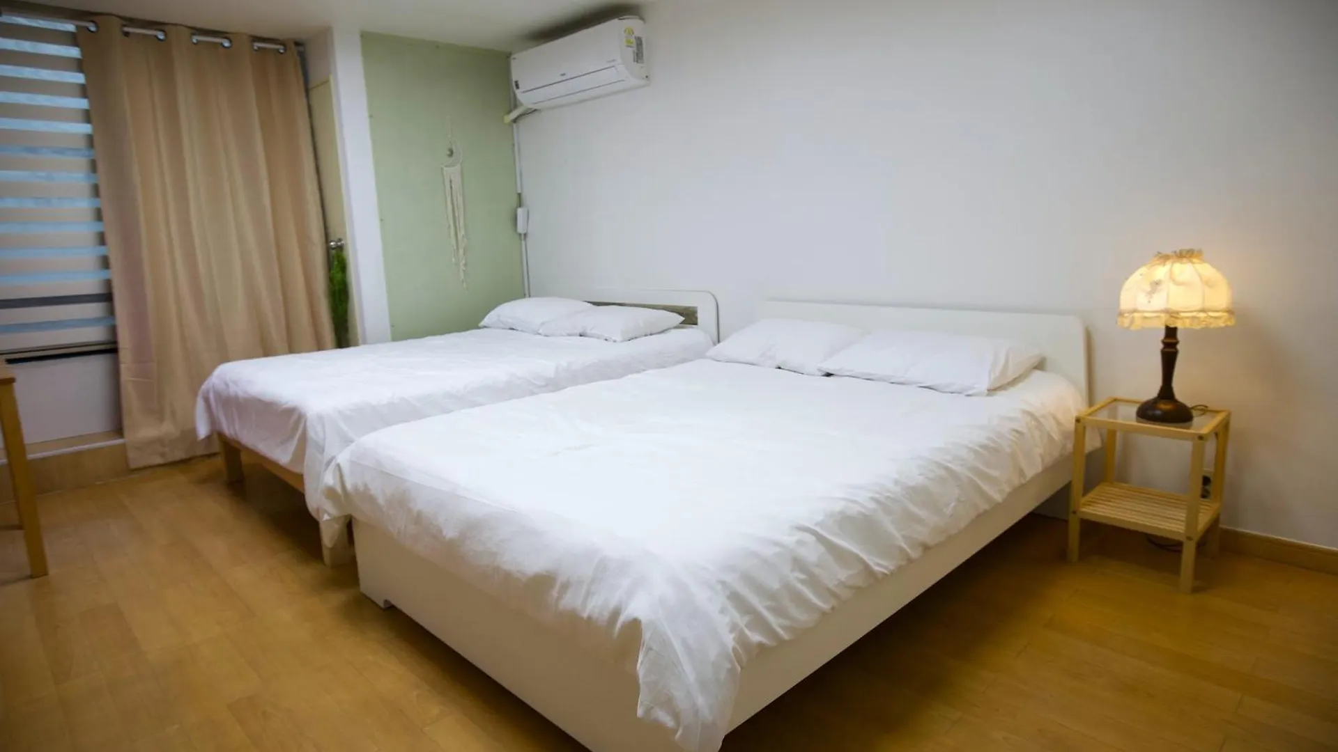 Hongdae Loading Room Seoul