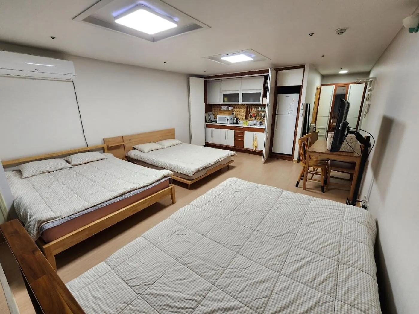 Hongdae Loading Room Seoul